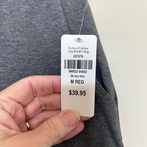 LL Bean Crop Knit Grey Pants size M Reg- New with Tag - Picture 3 of 7